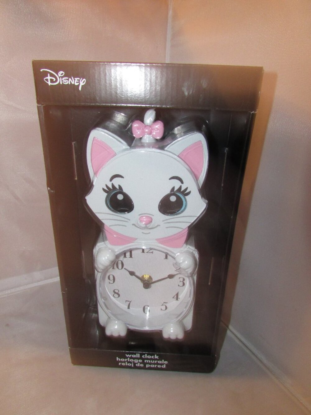 Disney The Aristocats Marie Wall Clock Eyes Shift Back and Forth New In Box